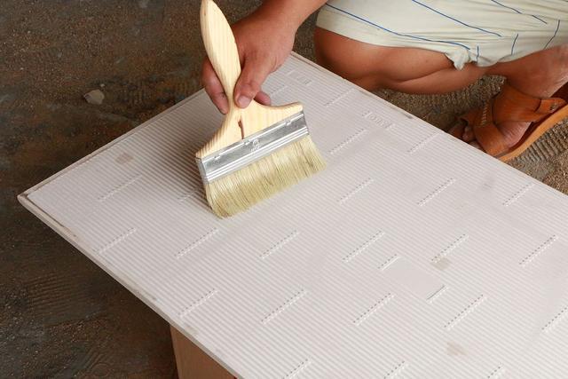 瓷磚上墻出現空鼓、脫落情況是什么原因?